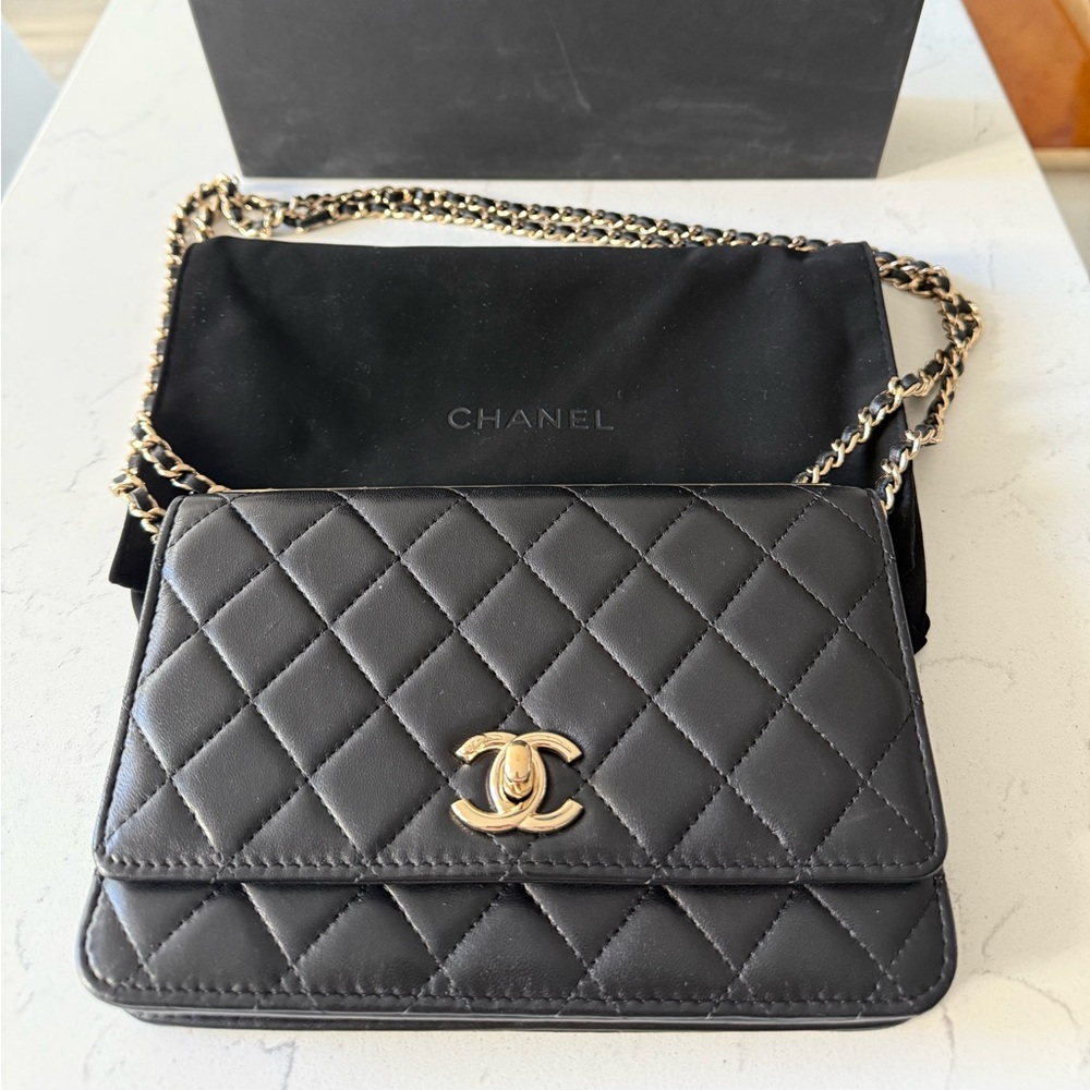 Chanel Trendy CC Wallet on Chain